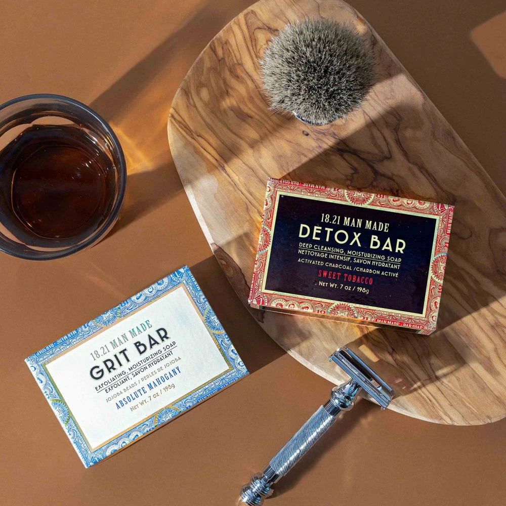 Złuszczająco-nawilżające mydło w kostce 198 g Grit Bar Soap Absolute Mahogany