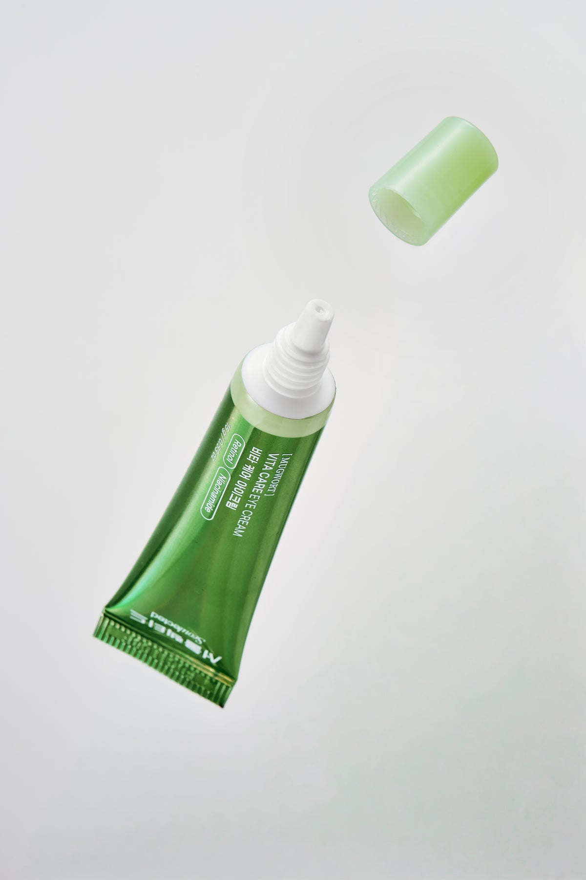 Krem pod oczy Mugwort Vita Care Eye Cream 15 g
